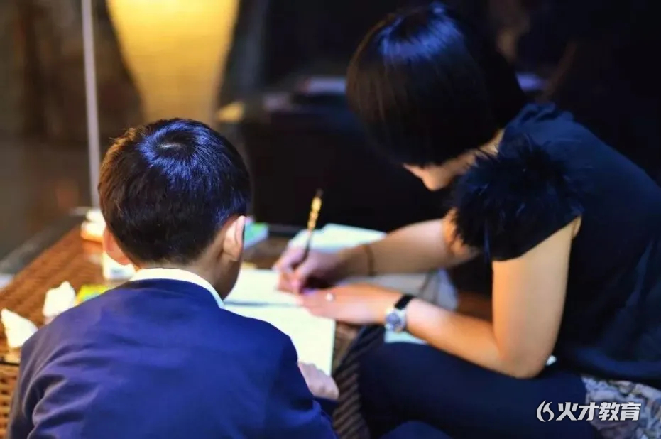 课外辅导班消失后的第一个寒假，中国家庭发生了什么？